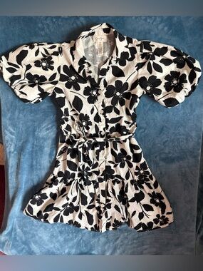 Jessica Simpson Black & White Floral Button-Front Kids Dress with Puff Sleeves